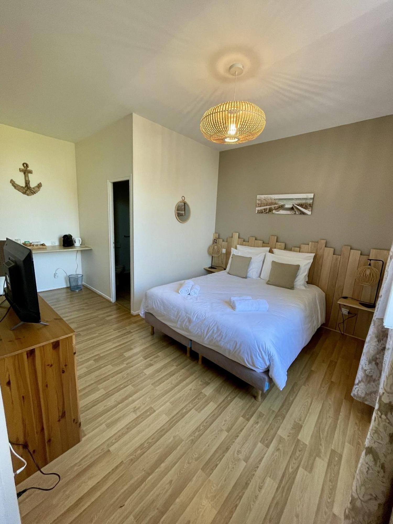 Les Trois Cedres Hotel Saint-Ouen-d'Aunis Quarto foto